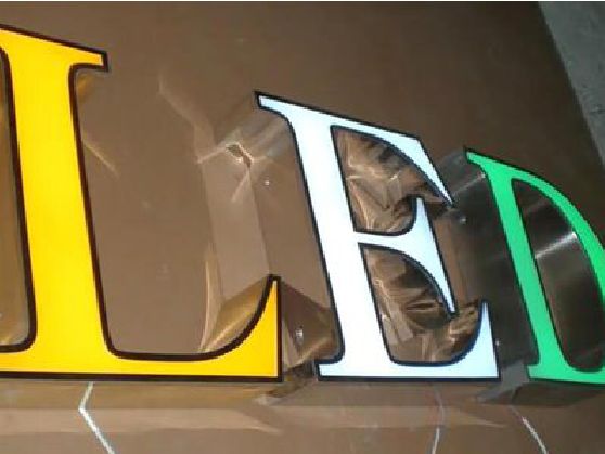 安岳介绍LED招牌的基础知识。