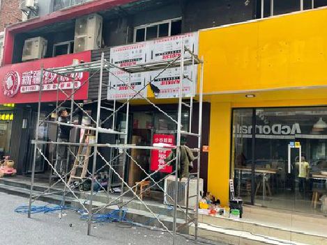 安岳制作广告招牌如何避免它发黄？